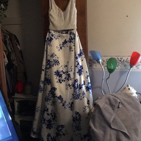 Prom Dress - Picture 1 of 6